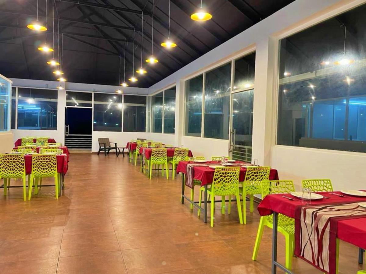 Firefly Resort Kanthalloor Bagian luar foto