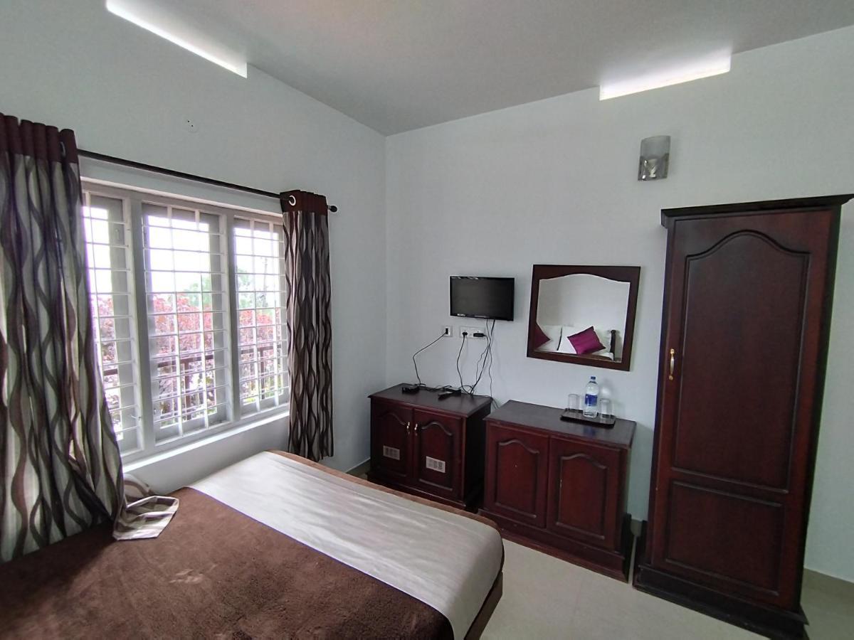 Firefly Resort Kanthalloor Bagian luar foto